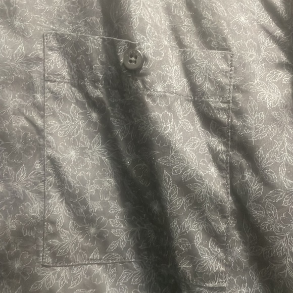 PreOwned Ezekiel Flowers Size Large. - Picture 3 of 13